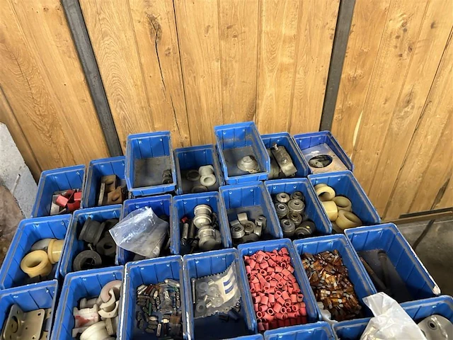 Diverse bakjes met inhoud - afbeelding 2 van  9