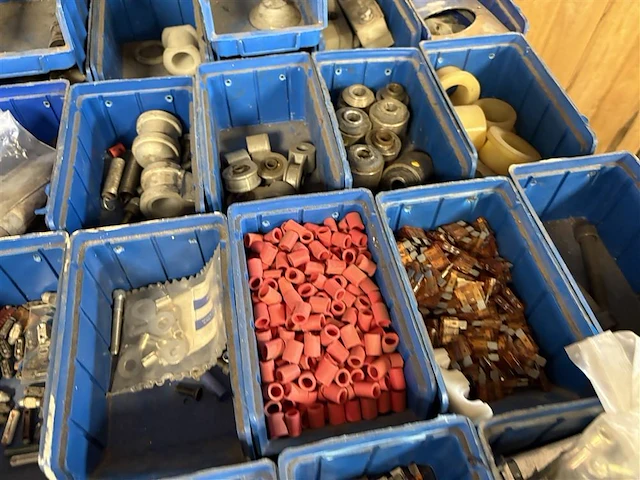 Diverse bakjes met inhoud - afbeelding 8 van  9