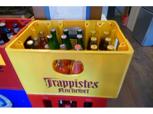 Diverse bakken drank en leeggoed - afbeelding 6 van  11