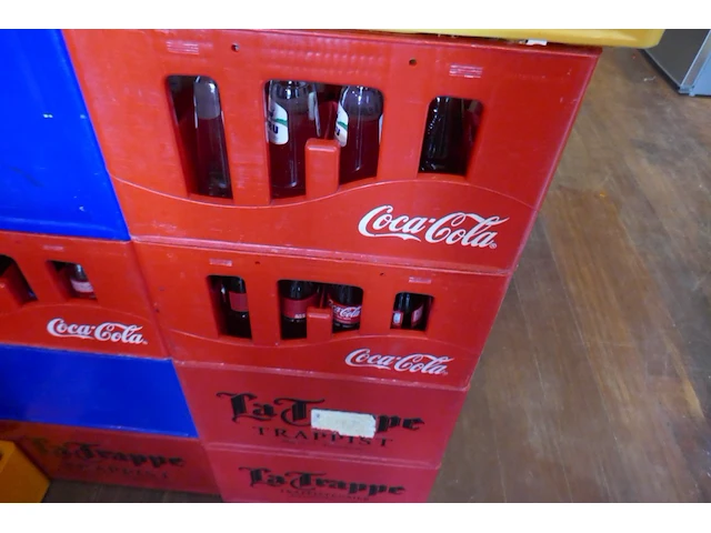 Diverse bakken drank en leeggoed - afbeelding 7 van  11
