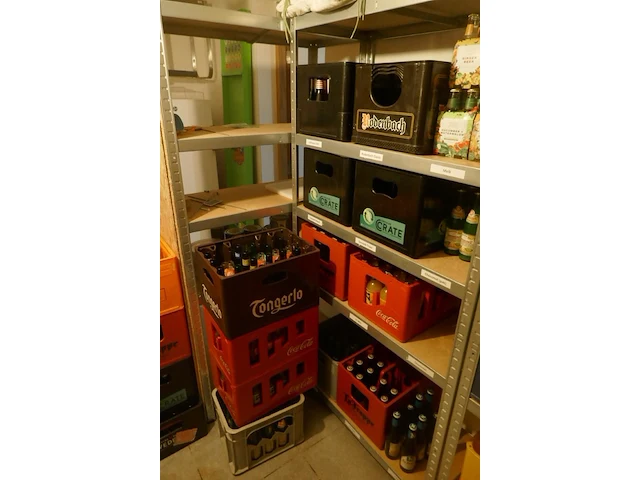 Diverse bakken drank en leeggoed - afbeelding 8 van  11