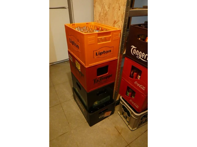 Diverse bakken drank en leeggoed - afbeelding 11 van  11