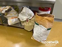 Diverse bakkerij produkten - afbeelding 2 van  8