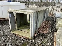 Diverse betonnen ophogingen - afbeelding 1 van  6