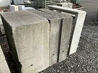 Diverse betonnen ophogingen - afbeelding 5 van  6