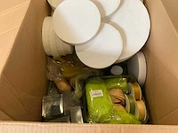 Diverse bloemschik- en chemie knutselmaterialen - afbeelding 8 van  26