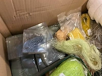 Diverse bloemschik- en chemie knutselmaterialen - afbeelding 10 van  26