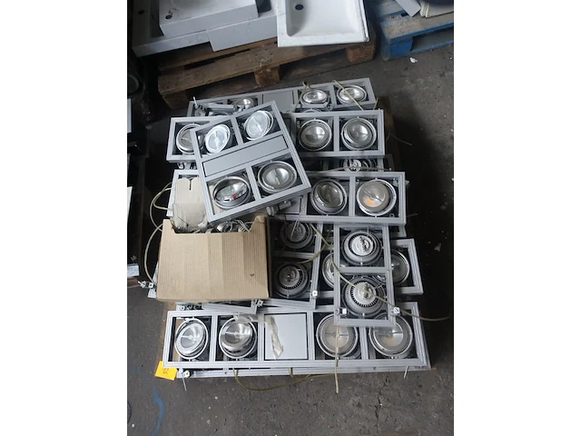 Diverse bouwmaterialen + klein elektro - afbeelding 35 van  36