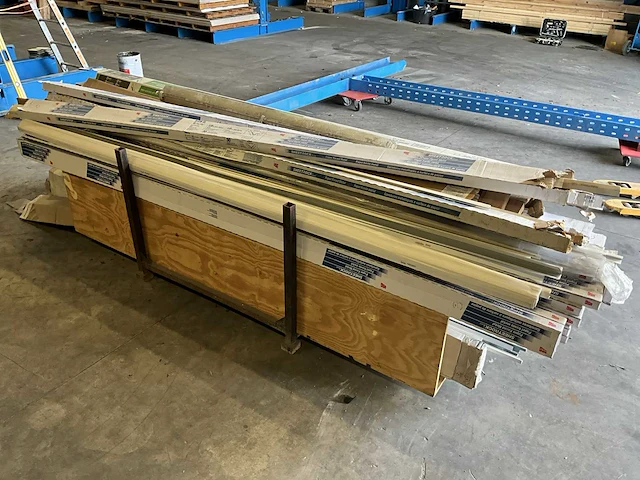 Diverse bouwmaterialen stukadoors materiaal - afbeelding 1 van  11