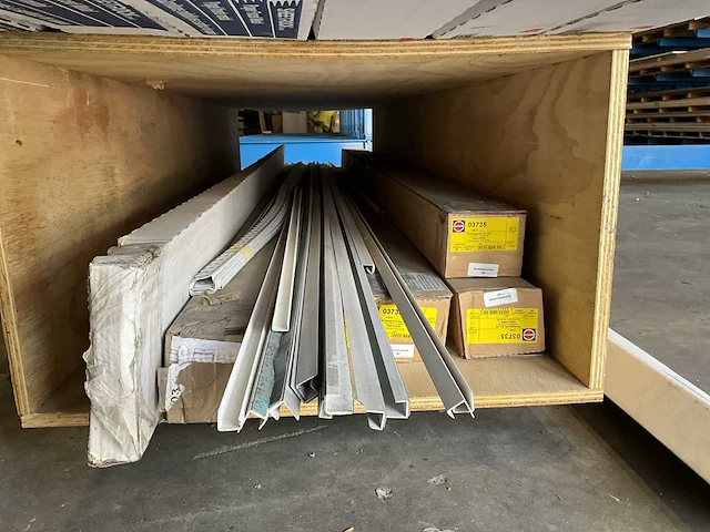 Diverse bouwmaterialen stukadoors materiaal - afbeelding 6 van  11
