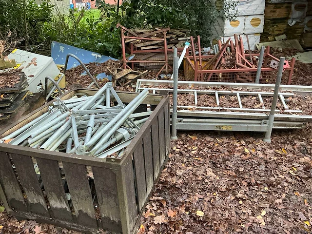 Diverse bouwmaterialen - afbeelding 1 van  17