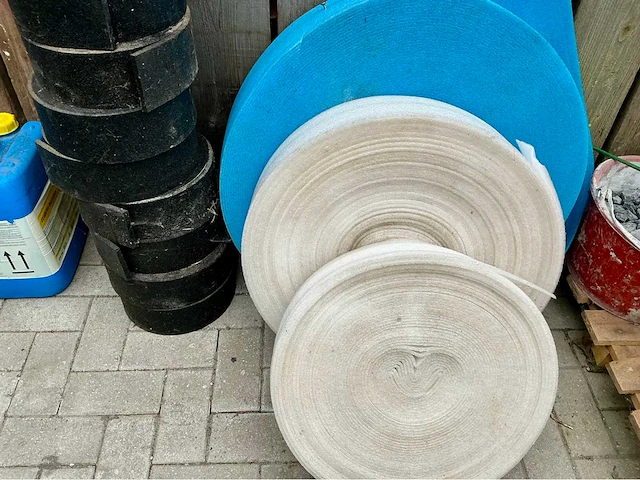 Diverse bouwmaterialen. - afbeelding 3 van  11