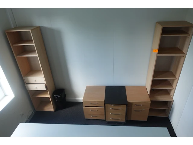 Diverse bureaulades + 2x kast - afbeelding 1 van  4