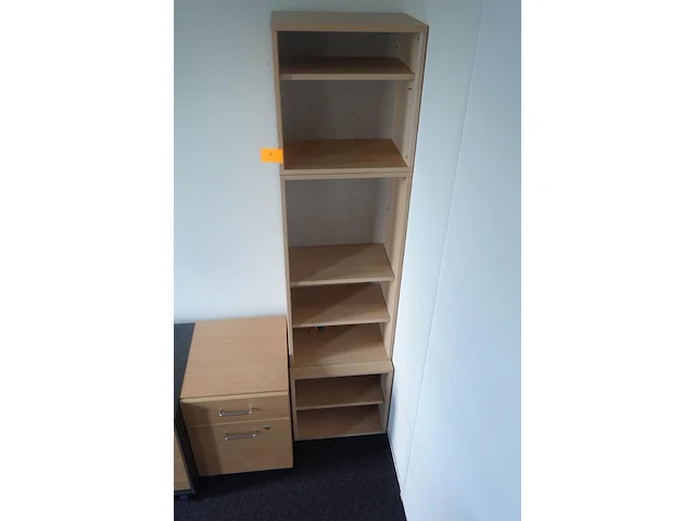 Diverse bureaulades + 2x kast - afbeelding 2 van  4