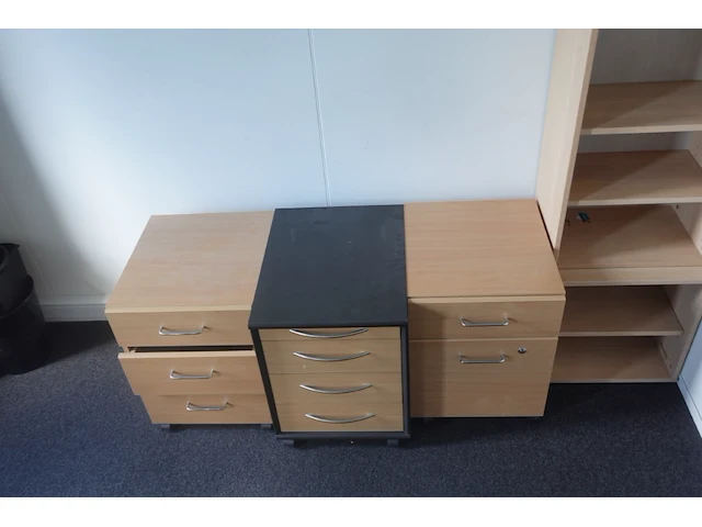 Diverse bureaulades + 2x kast - afbeelding 3 van  4