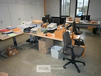 Diverse bureautafels en 4 stoelen - afbeelding 1 van  10