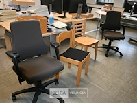 Diverse bureautafels en 4 stoelen - afbeelding 5 van  10