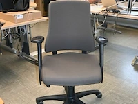 Diverse bureautafels en 4 stoelen - afbeelding 9 van  10