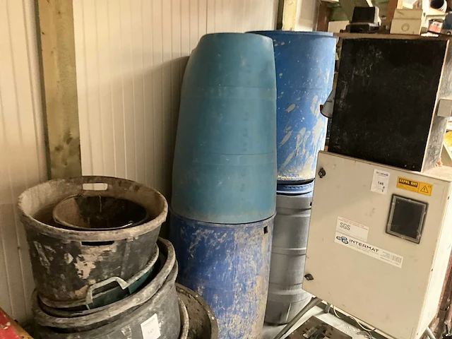 Diverse cementkuipen (9x) - afbeelding 3 van  5
