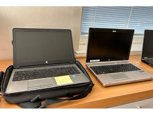Diverse computers en toebehoren - afbeelding 2 van  9