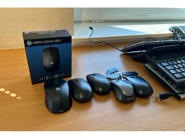 Diverse computers en toebehoren - afbeelding 5 van  9