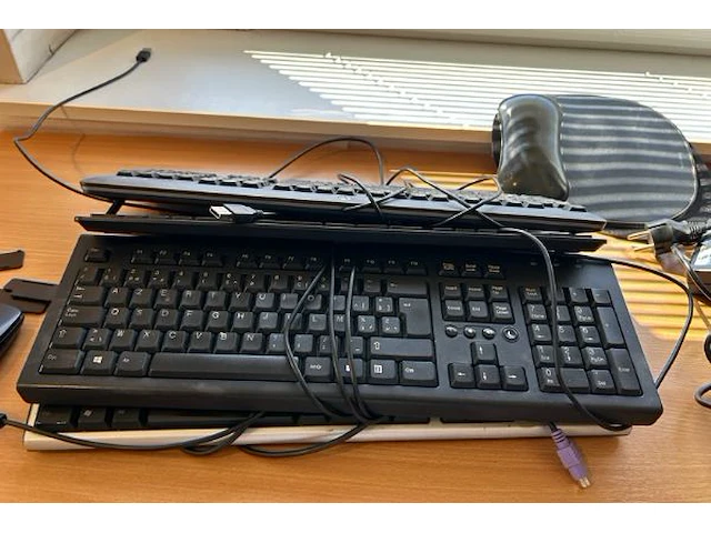 Diverse computers en toebehoren - afbeelding 6 van  9