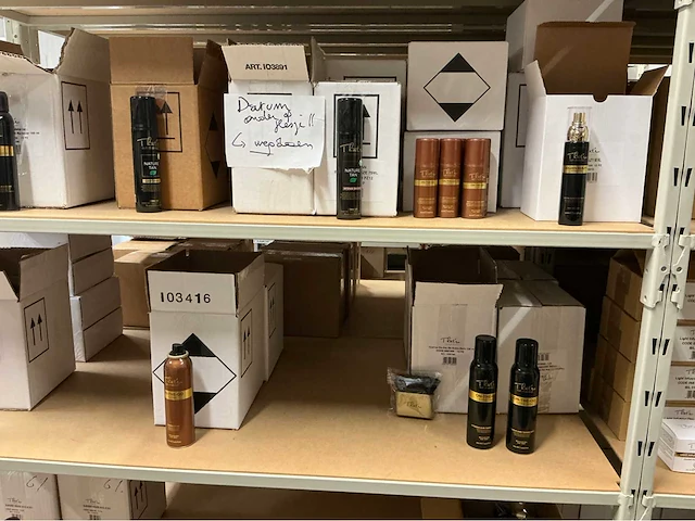 Diverse cosmetica (500x) - afbeelding 21 van  25