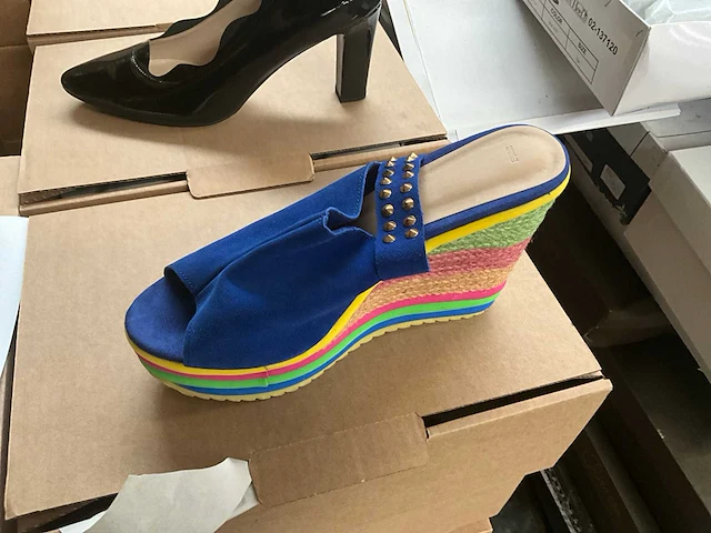 Diverse damesschoenen (100 paar) - afbeelding 3 van  34