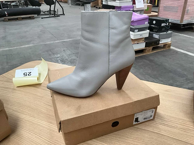 Diverse damesschoenen (105 paar) - afbeelding 25 van  30