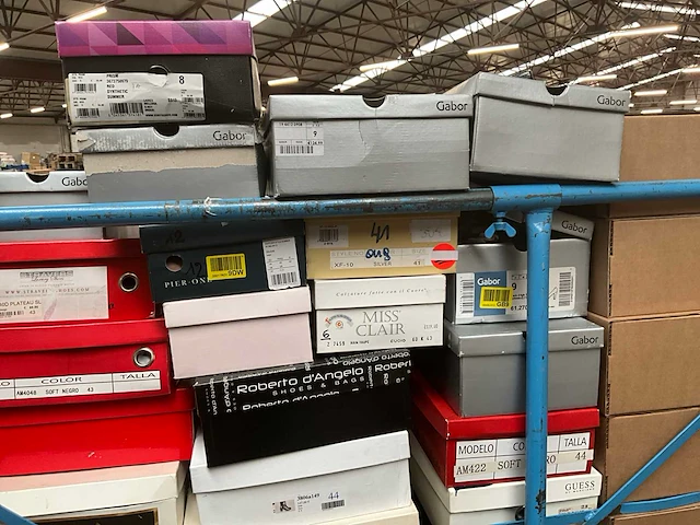 Diverse damesschoenen (162 paar) - afbeelding 24 van  31