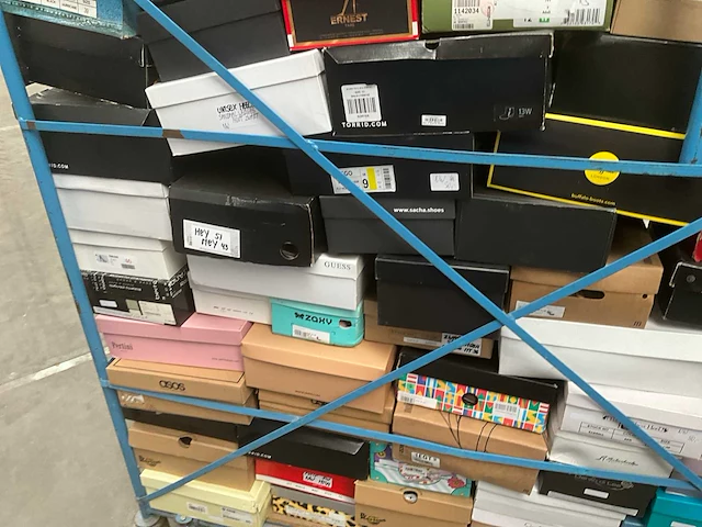 Diverse damesschoenen (175 paar) - afbeelding 31 van  40