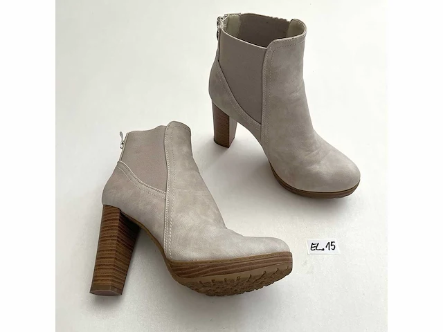 Diverse damesschoenen en -laarzen - rek 1 van 6 (ca. 34 paar) aldo, ugg, s. oliver, esprit, sam edelman, long tall sally, olivia, hogan, zara, etc. - afbeelding 2 van  26