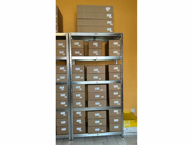 Diverse damesschoenen en -laarzen - rek 1 van 6 (ca. 34 paar) aldo, ugg, s. oliver, esprit, sam edelman, long tall sally, olivia, hogan, zara, etc. - afbeelding 1 van  26