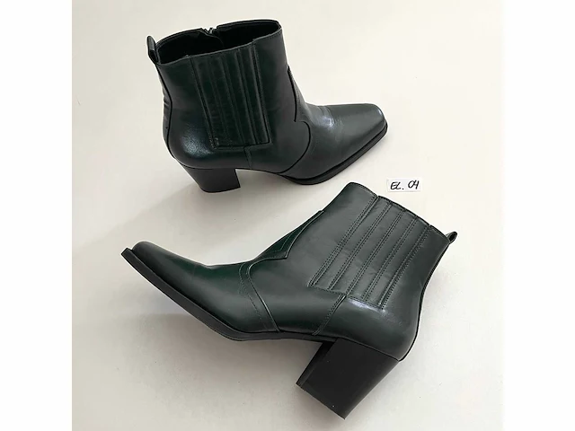 Diverse damesschoenen en -laarzen - rek 1 van 6 (ca. 34 paar) aldo, ugg, s. oliver, esprit, sam edelman, long tall sally, olivia, hogan, zara, etc. - afbeelding 23 van  26