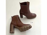 Diverse damesschoenen en -laarzen - rek 1 van 6 (ca. 34 paar) aldo, ugg, s. oliver, esprit, sam edelman, long tall sally, olivia, hogan, zara, etc. - afbeelding 24 van  26