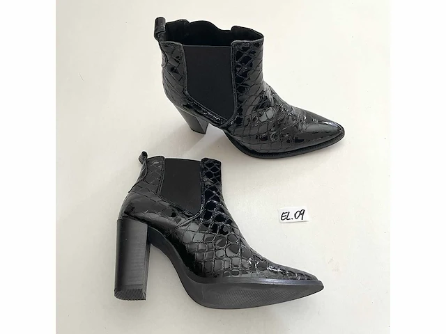 Diverse damesschoenen en -laarzen - rek 1 van 6 (ca. 34 paar) aldo, ugg, s. oliver, esprit, sam edelman, long tall sally, olivia, hogan, zara, etc. - afbeelding 25 van  26