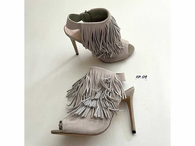 Diverse damesschoenen en -laarzen - rek 2 van 6 (ca. 34 paar) asos design, gabor, dr. martens, tamaris, tommy hilfiger, vince, etc. - afbeelding 2 van  26