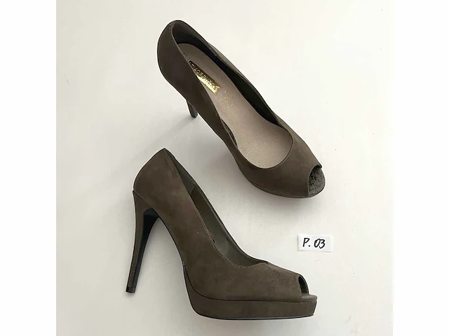 Diverse damesschoenen en -laarzen - rek 2 van 6 (ca. 34 paar) asos design, gabor, dr. martens, tamaris, tommy hilfiger, vince, etc. - afbeelding 11 van  26