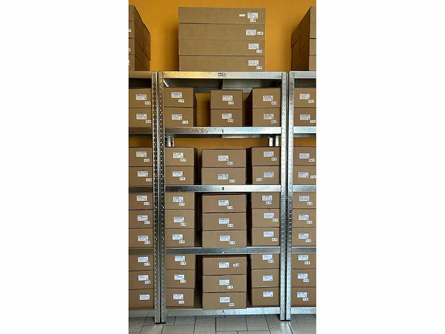 Diverse damesschoenen en -laarzen - rek 2 van 6 (ca. 34 paar) asos design, gabor, dr. martens, tamaris, tommy hilfiger, vince, etc. - afbeelding 1 van  26