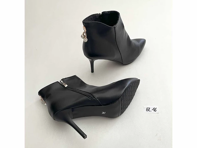 Diverse damesschoenen en -laarzen - rek 2 van 6 (ca. 34 paar) asos design, gabor, dr. martens, tamaris, tommy hilfiger, vince, etc. - afbeelding 22 van  26