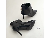 Diverse damesschoenen en -laarzen - rek 2 van 6 (ca. 34 paar) asos design, gabor, dr. martens, tamaris, tommy hilfiger, vince, etc. - afbeelding 22 van  26