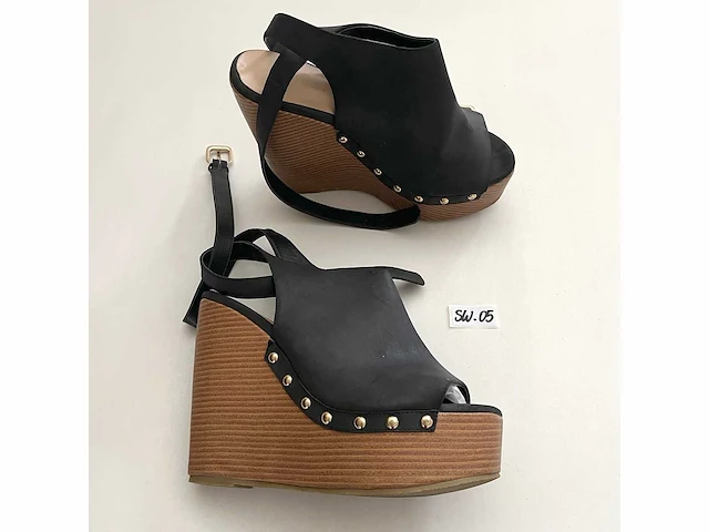 Diverse damesschoenen en -laarzen - rek 3 van 6 (ca. 34 paar) asos design, charles, giaro, gabor, sacha, scholl, vince camulto, etc. - afbeelding 17 van  26