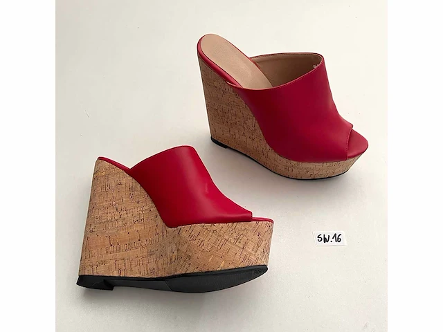 Diverse damesschoenen en -laarzen - rek 3 van 6 (ca. 34 paar) asos design, charles, giaro, gabor, sacha, scholl, vince camulto, etc. - afbeelding 18 van  26