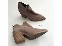 Diverse damesschoenen en -laarzen - rek 3 van 6 (ca. 34 paar) asos design, charles, giaro, gabor, sacha, scholl, vince camulto, etc. - afbeelding 20 van  26