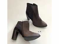 Diverse damesschoenen en -laarzen - rek 3 van 6 (ca. 34 paar) asos design, charles, giaro, gabor, sacha, scholl, vince camulto, etc. - afbeelding 23 van  26