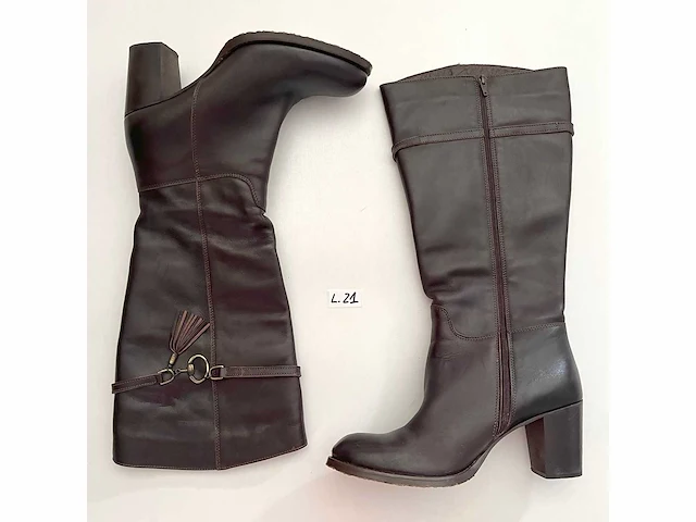 Diverse damesschoenen en -laarzen - rek 4 van 6 (ca. 34 paar) ego, dylap, gabor, hunter, jilsen, melissa, noe lady, steve madden, stravers, etc. - afbeelding 11 van  26