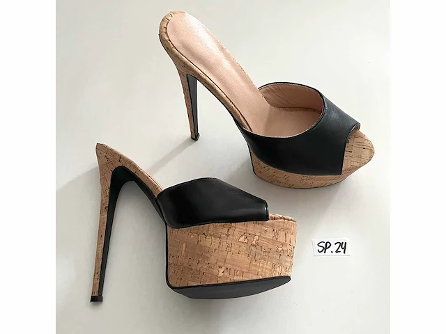 Diverse damesschoenen en -laarzen - rek 4 van 6 (ca. 34 paar) ego, dylap, gabor, hunter, jilsen, melissa, noe lady, steve madden, stravers, etc. - afbeelding 16 van  26