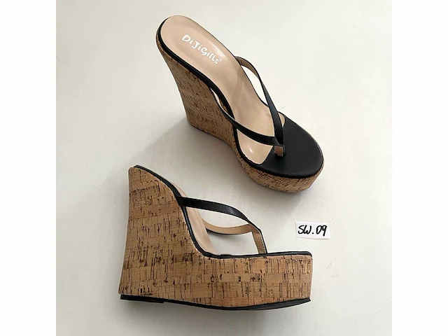 Diverse damesschoenen en -laarzen - rek 4 van 6 (ca. 34 paar) ego, dylap, gabor, hunter, jilsen, melissa, noe lady, steve madden, stravers, etc. - afbeelding 18 van  26