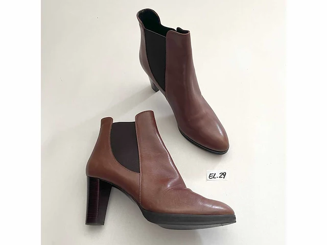 Diverse damesschoenen en -laarzen - rek 4 van 6 (ca. 34 paar) ego, dylap, gabor, hunter, jilsen, melissa, noe lady, steve madden, stravers, etc. - afbeelding 22 van  26