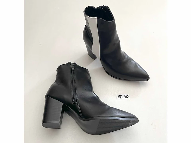 Diverse damesschoenen en -laarzen - rek 4 van 6 (ca. 34 paar) ego, dylap, gabor, hunter, jilsen, melissa, noe lady, steve madden, stravers, etc. - afbeelding 23 van  26